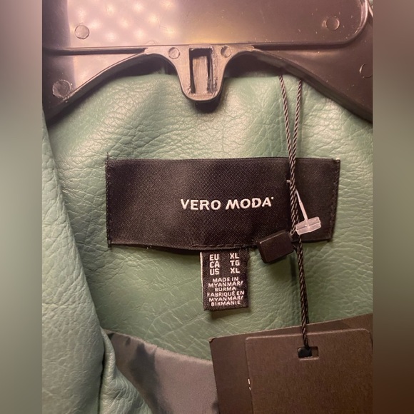 NWT Vero Moda Women’s Nicole Coated Vegan Leather Motorcycle Jacket - Picture 7 of 10